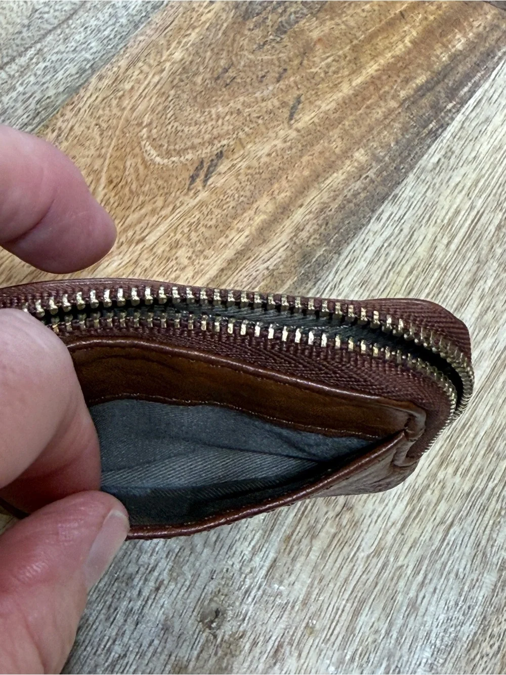 Cigarette Pack Wristlet Fossil Leather Card Wallet  Description: